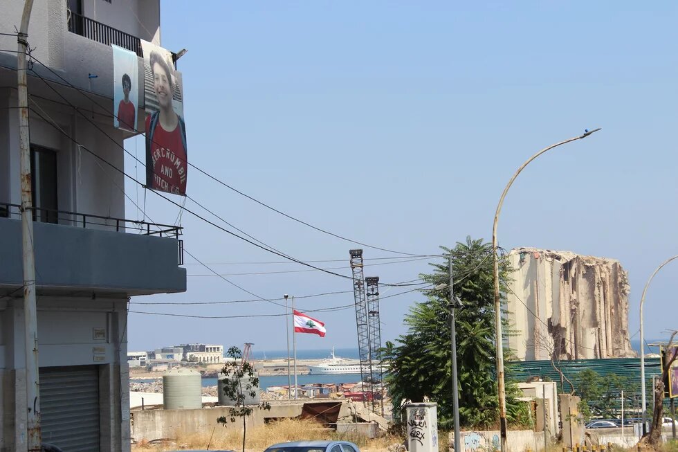 Weg des Libanon in den Abgrund Beirut Port silos damaged by the August 4 blast